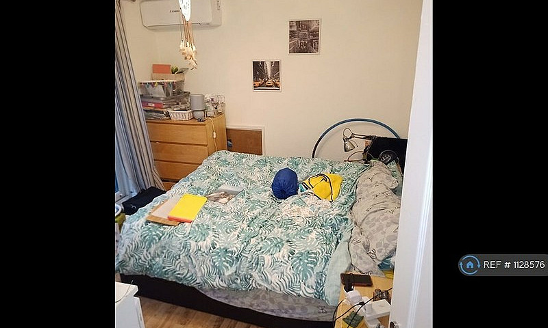 1 Bedroom Flat In Ca...
