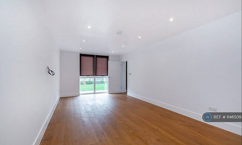 2 Bedroom House In C...