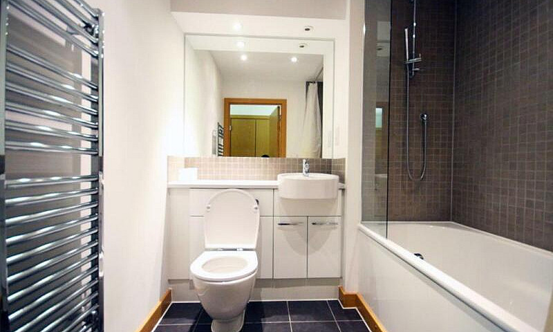 2 Bedroom Flat In Te...