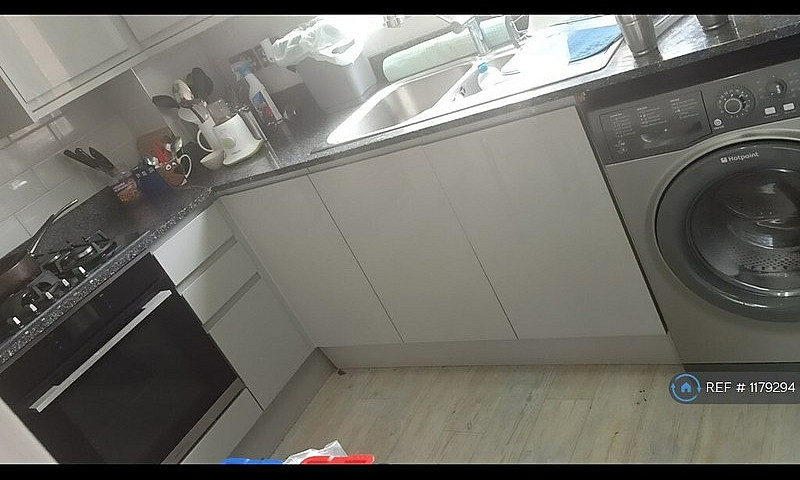 1 Bedroom In Barnsta...