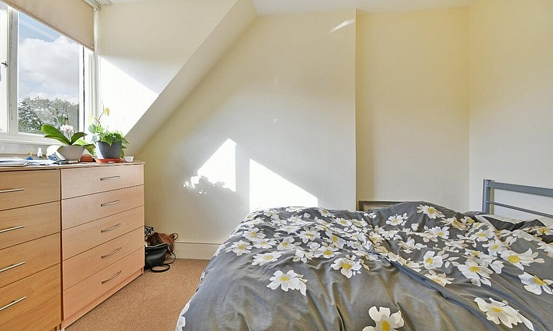 2 Bed Flat Seconds T...