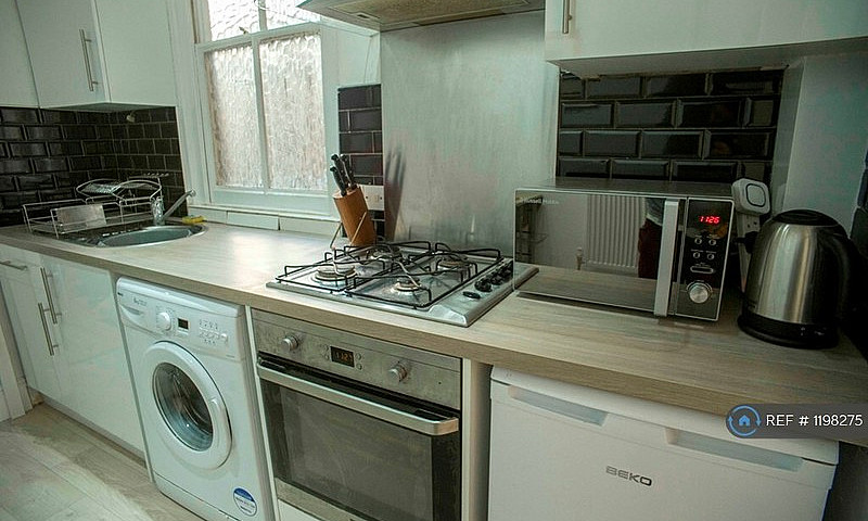 1 Bedroom In Farm Ro...