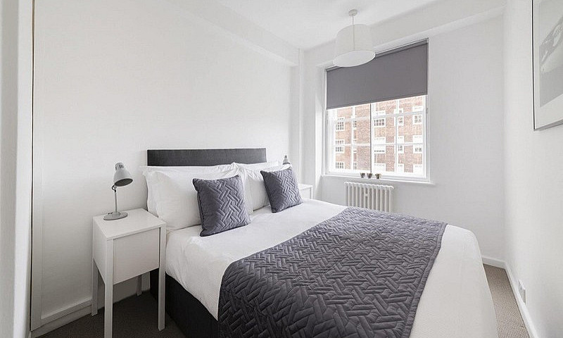 Large 3 Bed Flat In ...