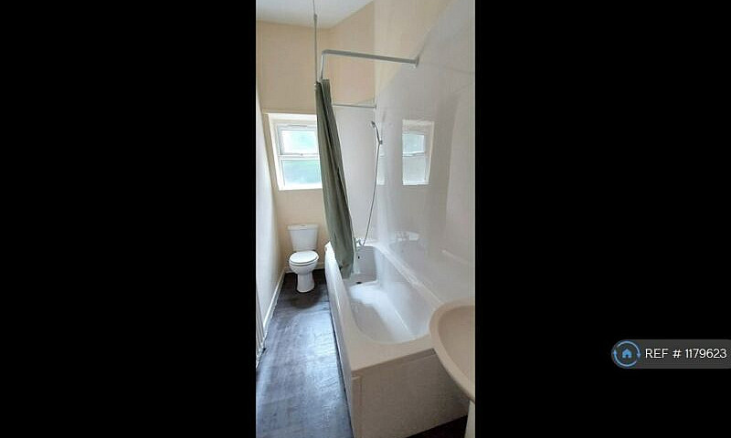 1 Bedroom Flat In Cl...