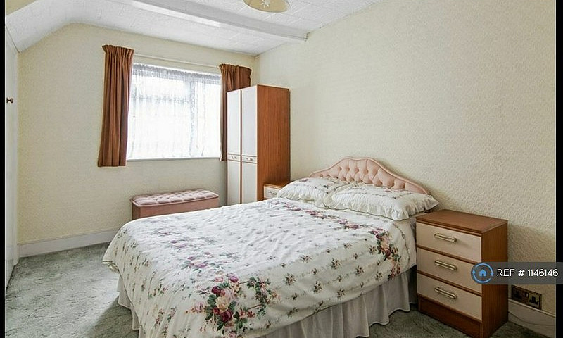 3 Bedroom Flat In Fl...