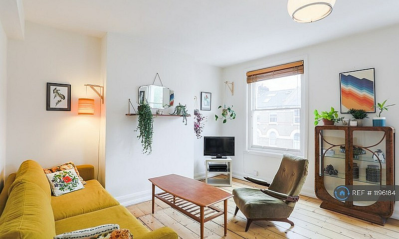 2 Bedroom Flat In Di...