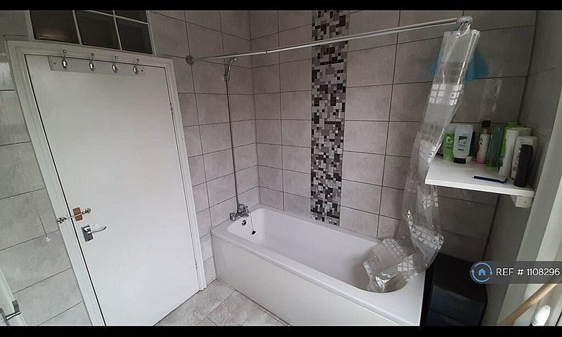 1 Bedroom In Glouces...