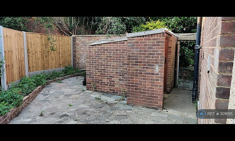 4 Bedroom House In P...