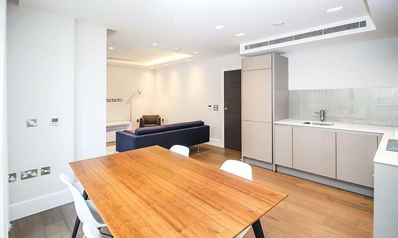 1 Bedroom Flat In Gr...