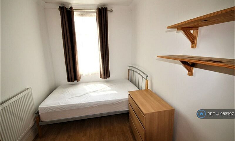 4 Bedroom House In H...