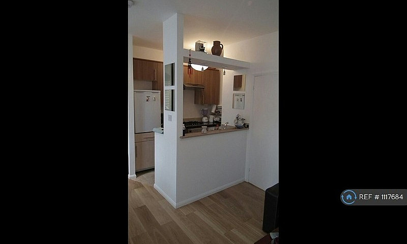 1 Bedroom Flat In Br...