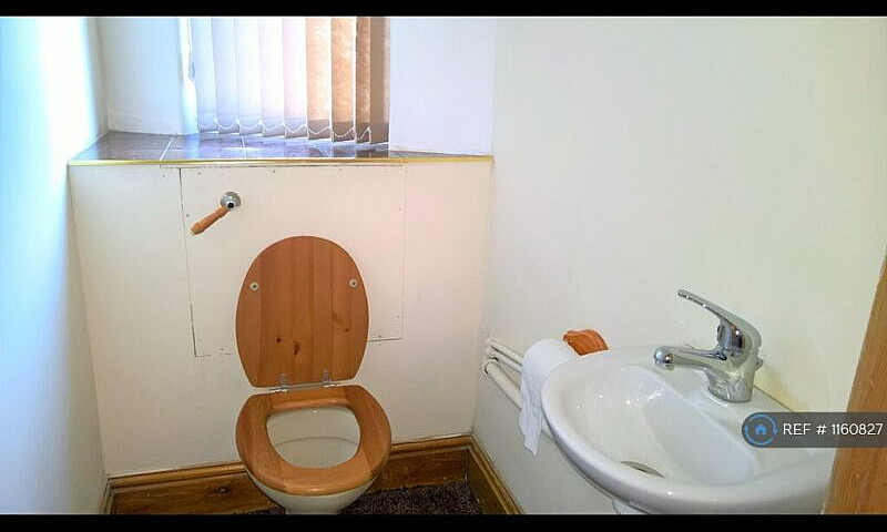 1 Bedroom Flat In Br...