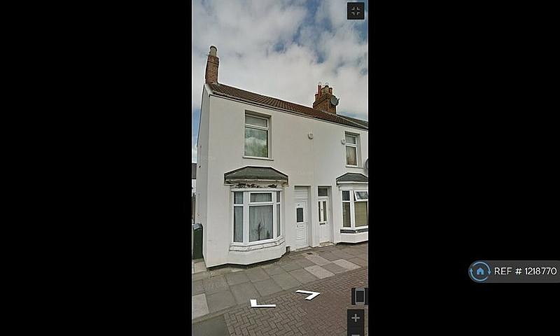 3 Bedroom House In O...