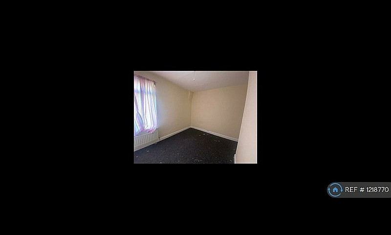 3 Bedroom House In O...