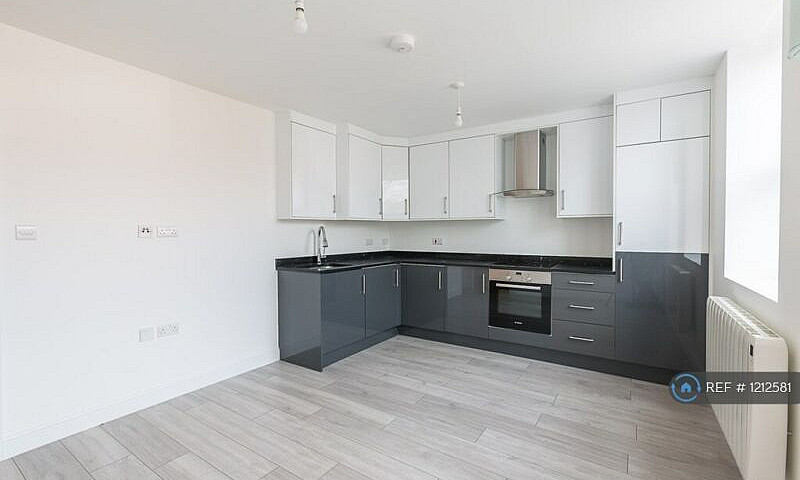 1 Bedroom Flat In Br...