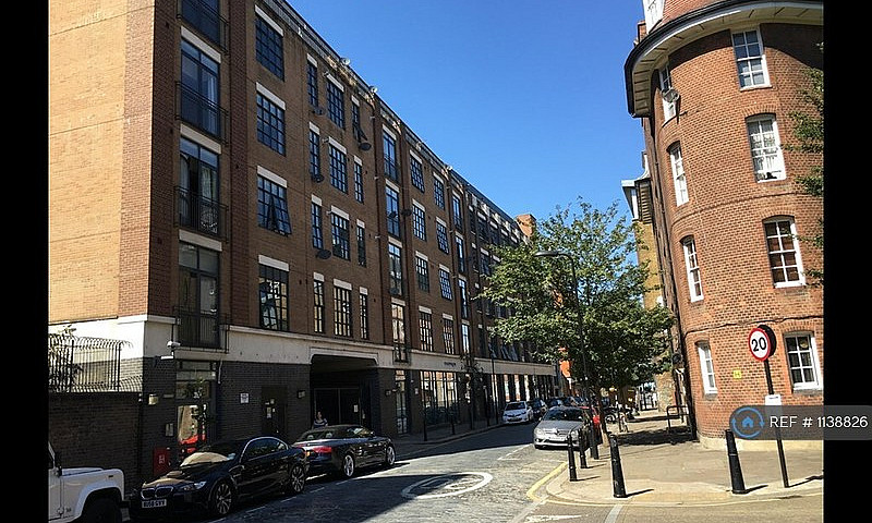2 Bedroom Flat In Bo...