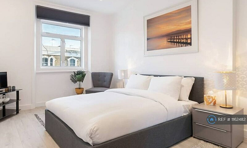 1 Bedroom Flat In La...