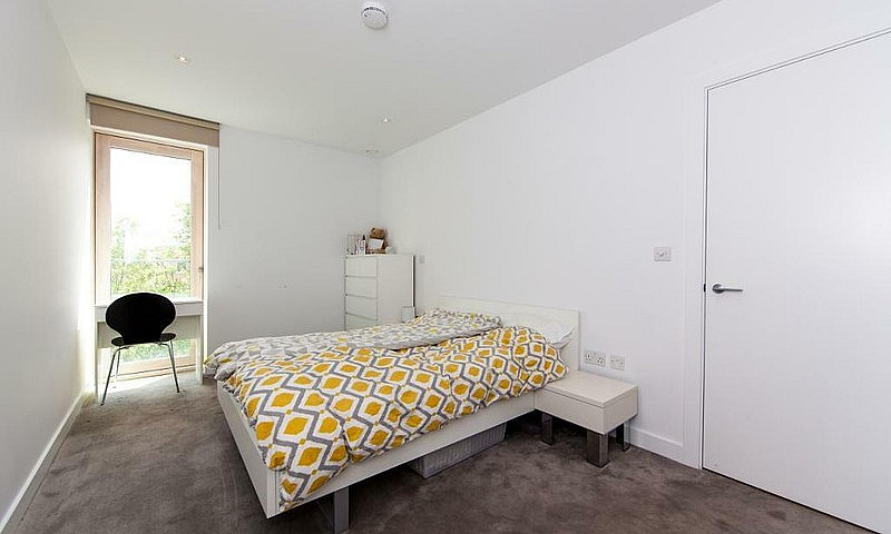 1 Bedroom Flat In Ma...