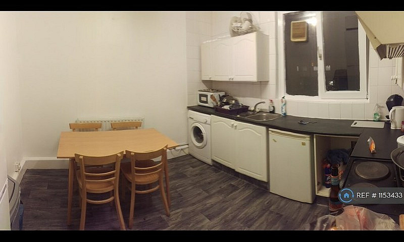 4 Bedroom Flat In Ba...