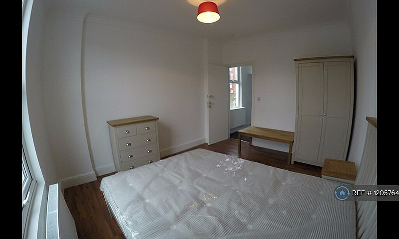 3 Bedroom Flat In Br...
