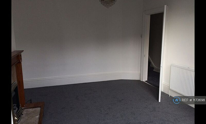 4 Bedroom House In A...