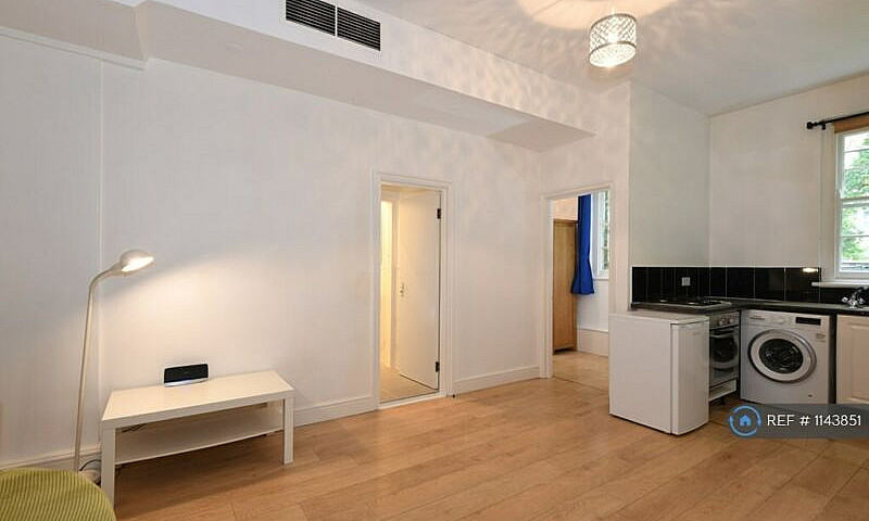 2 Bedroom Flat In G/...