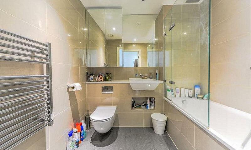 1 Bedroom Flat In Pi...