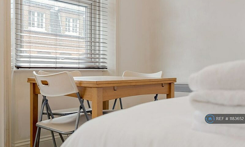 Studio Flat In Charl...