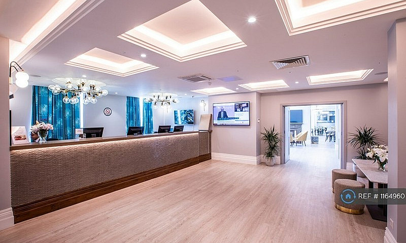 Studio Flat In Churc...
