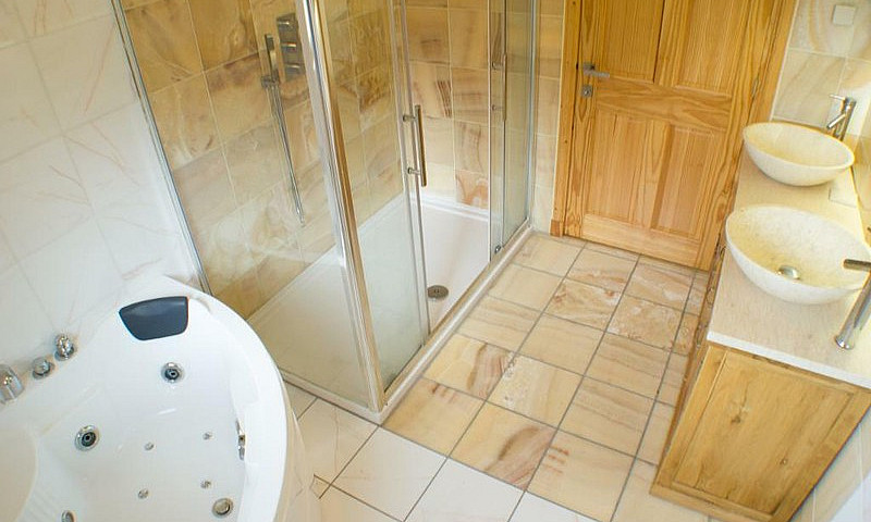 4 Bedroom House In D...