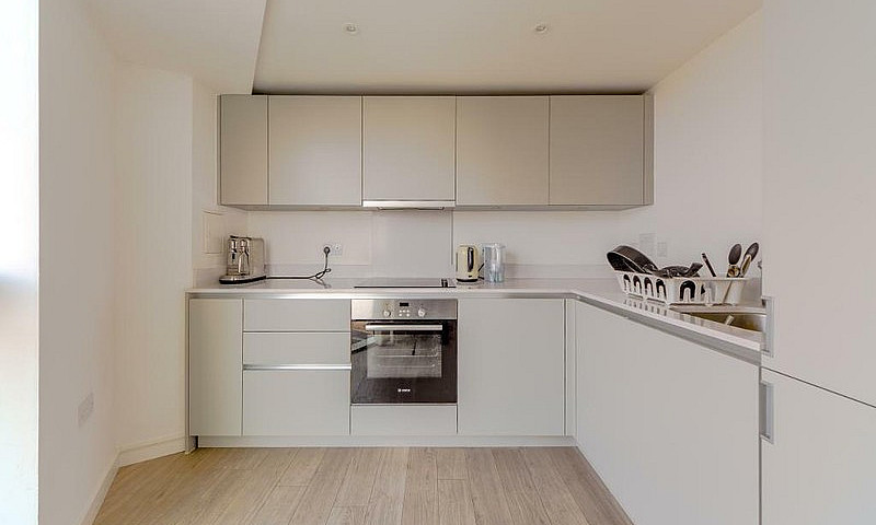1 Bedroom Flat In Pi...