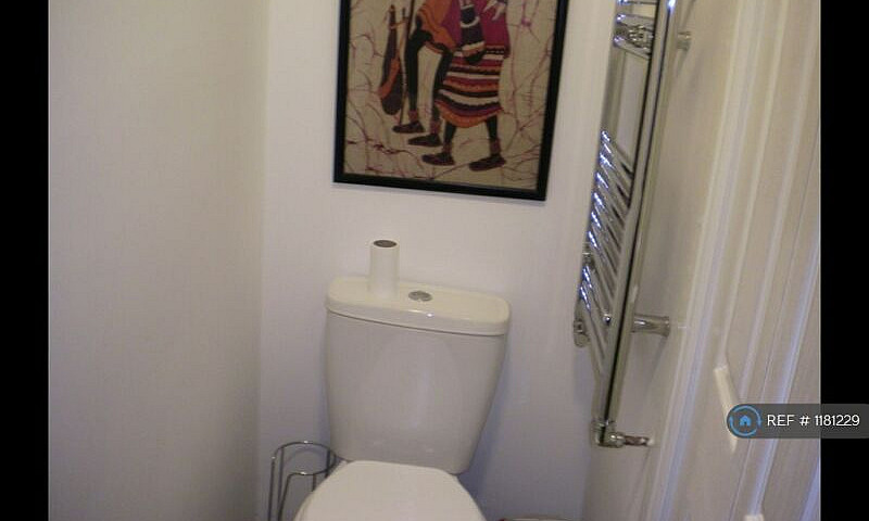 1 Bedroom Flat In So...