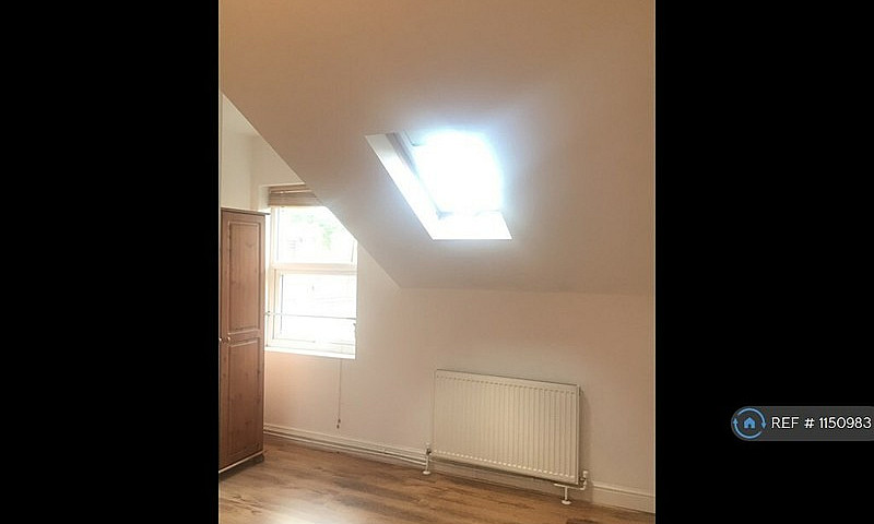 1 Bedroom Flat In Wa...