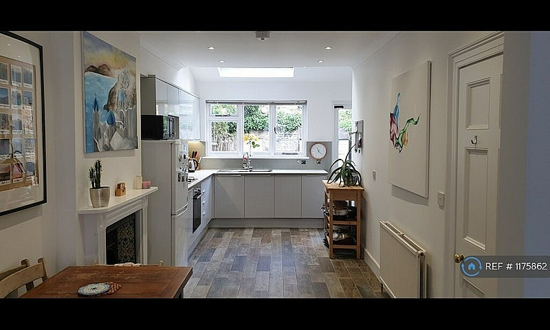 4 Bedroom House In L...