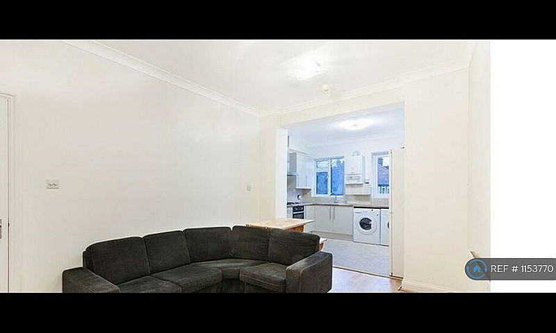 2 Bedroom Flat In No...