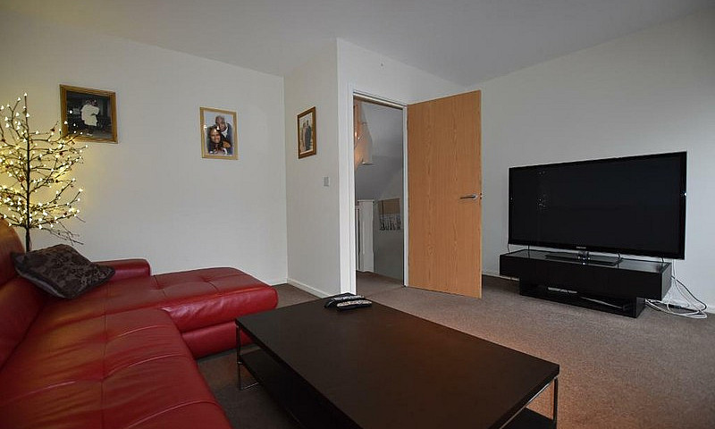 4 Bedroom House In S...
