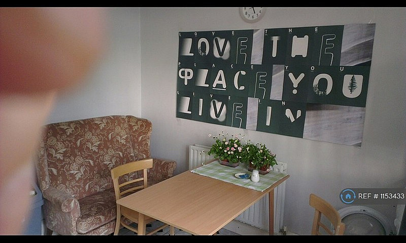 4 Bedroom Flat In Ba...