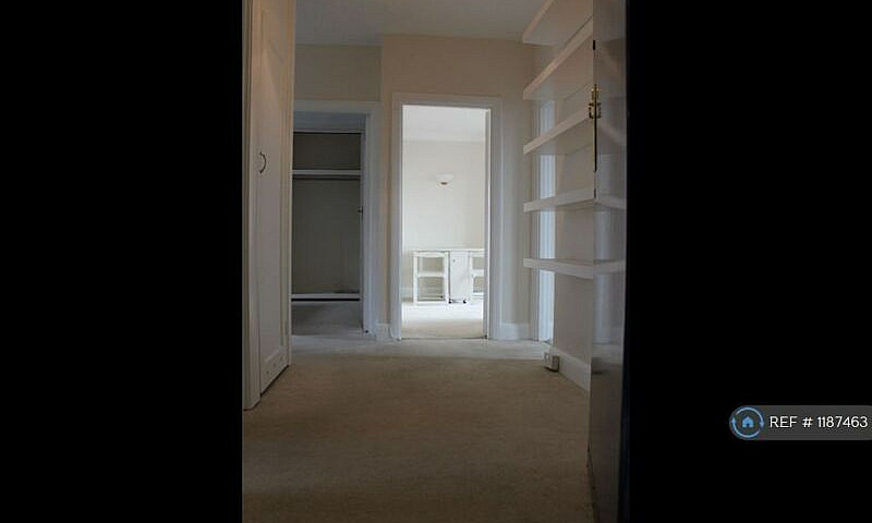 2 Bedroom Flat In Ed...