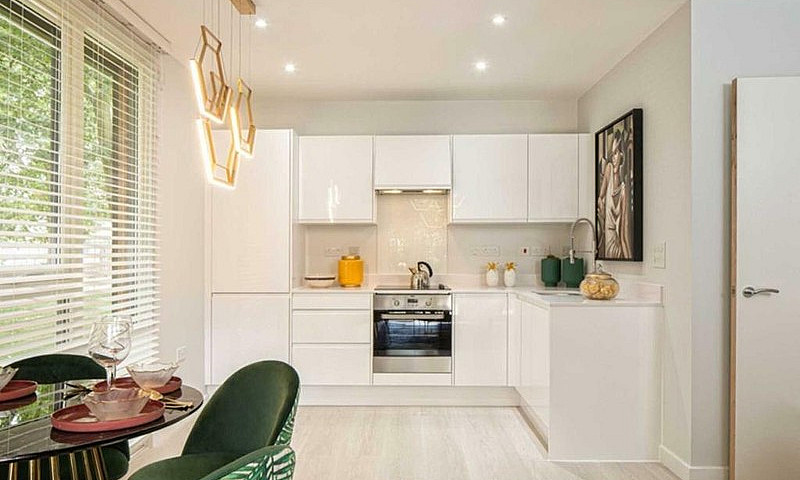 1 Bedroom Flat In Ha...