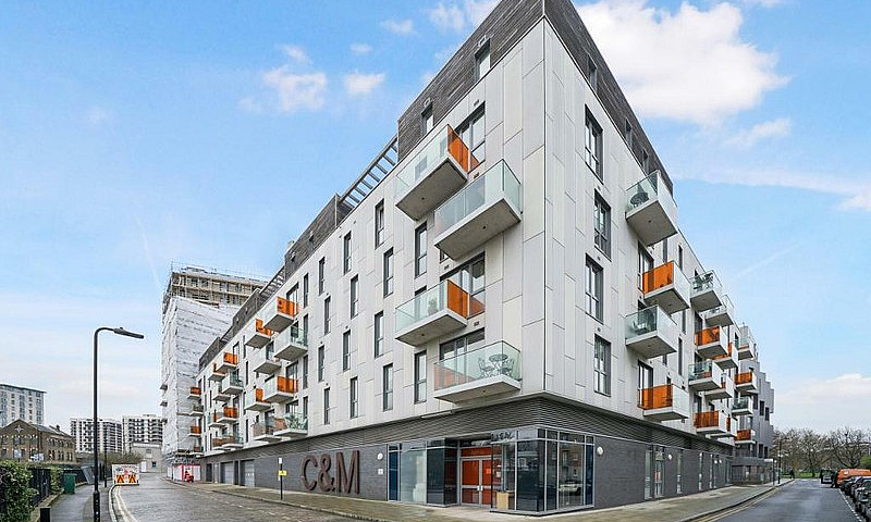 1 Bedroom Flat In Ca...