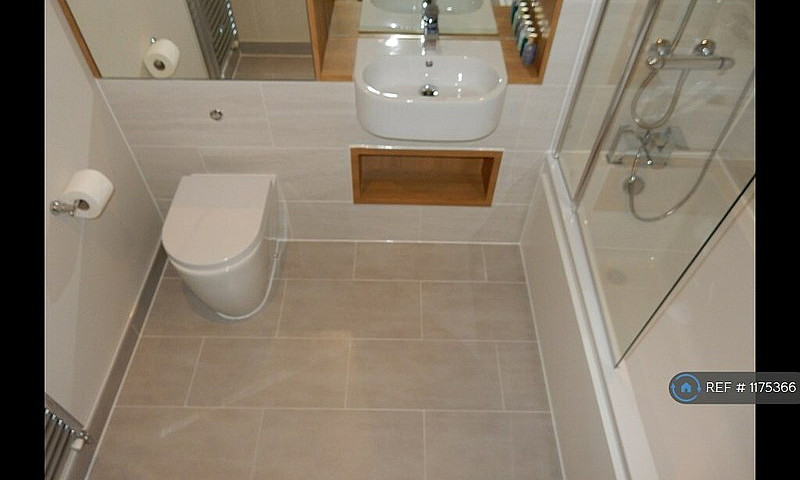 2 Bedroom Flat In Fi...