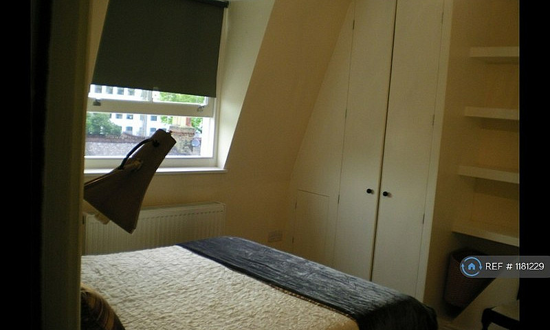 1 Bedroom Flat In So...