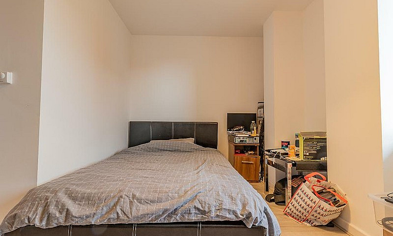 2 Bedroom Flat In Be...