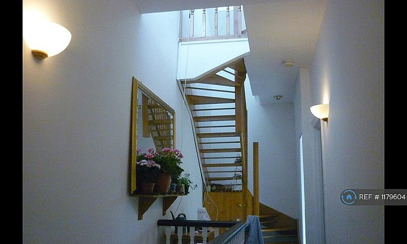 1 Bedroom In Crossfi...
