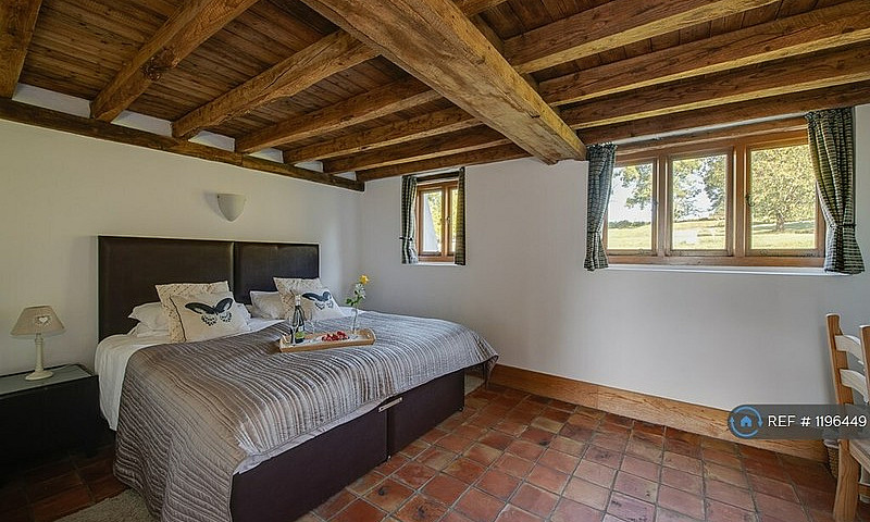 1 Bedroom House In T...