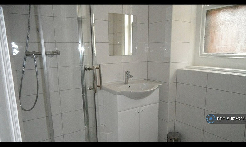 1 Bedroom In Hammers...