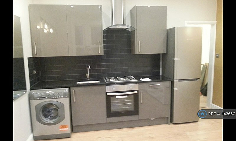 4 Bedroom Flat In Sh...
