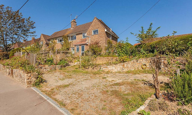 3 Bedroom House In W...