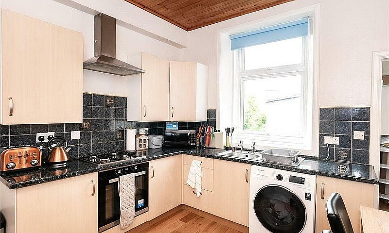 2 Bed, 1St Floor Fla...