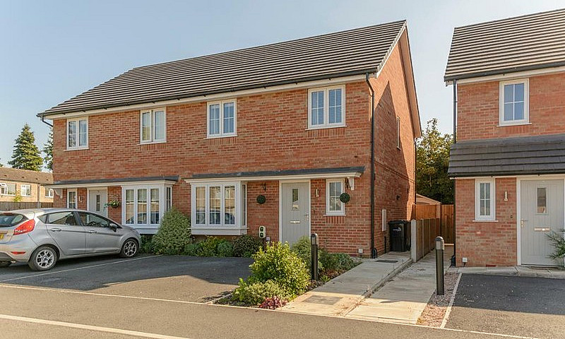 3 Bedroom House In C...